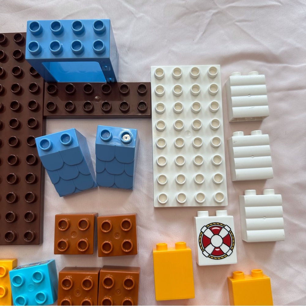 Random assortment of building bricks blocks‎ various colors & sizes - Picture 3 of 6